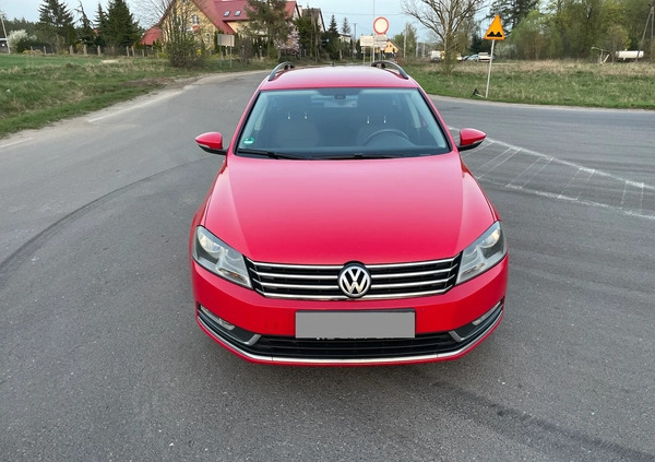 Volkswagen Passat cena 25900 przebieg: 242000, rok produkcji 2012 z Nidzica małe 379